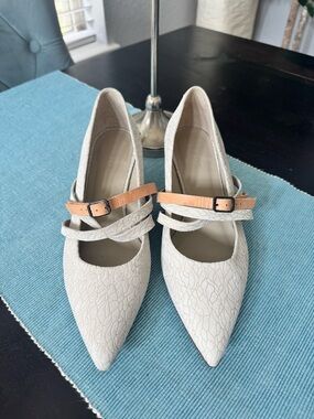 Gladz Classic Pointed Mary Jane Kitten Heels 39